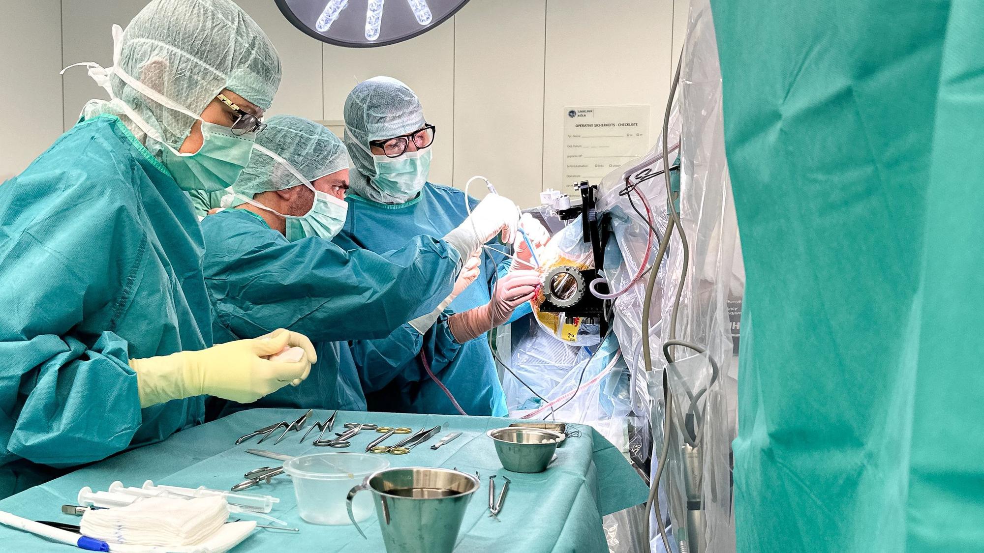 20.12.2023; Parkinson-OP in der Uniklinik Köln