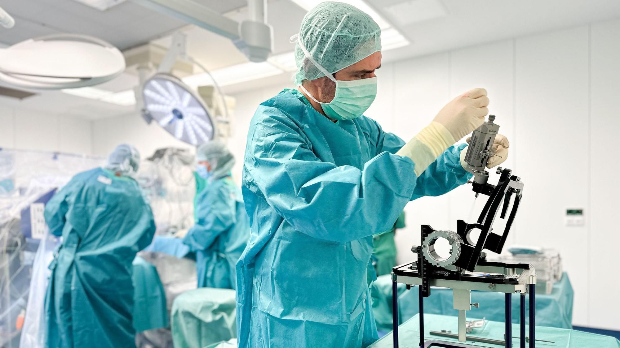 20.12.2023; Parkinson-OP in der Uniklinik Köln