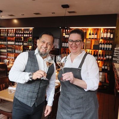 Die Inhaber der Weinbar. Bolivar Zabala Martinez und seine Frau Nicole