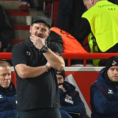 Steffen Baumgart an der Seitenlinie.