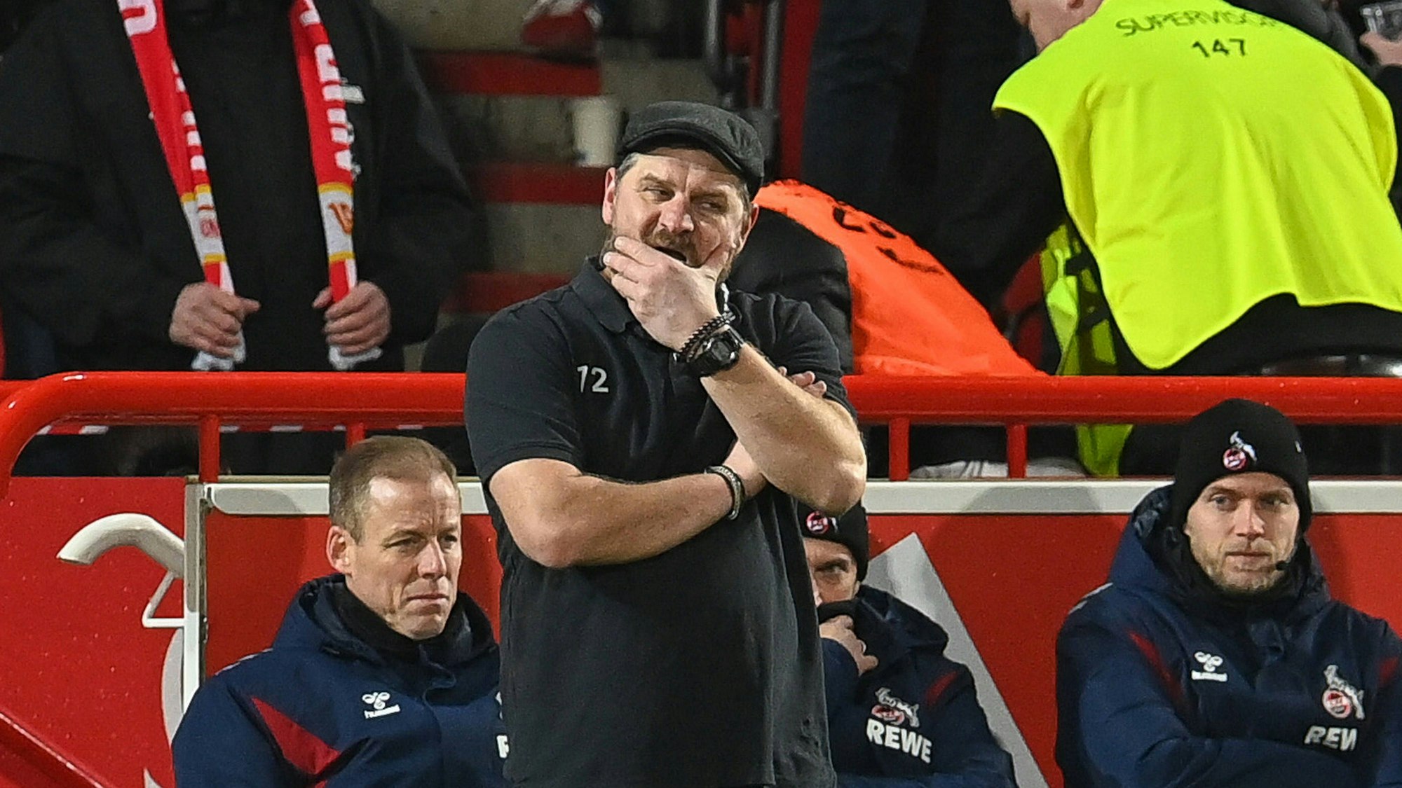 Steffen Baumgart an der Seitenlinie.