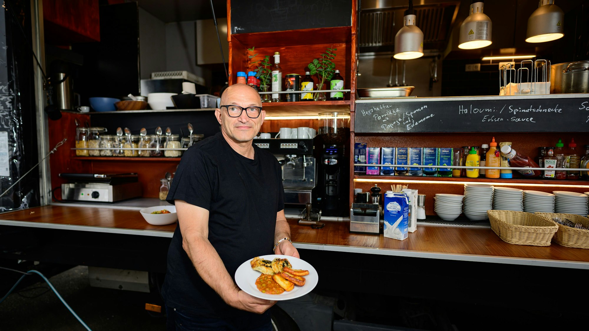 Keine Kompromisse: Auch in der mobilen Küche wird streng auf Qualität und regionale Produkte geachtet.