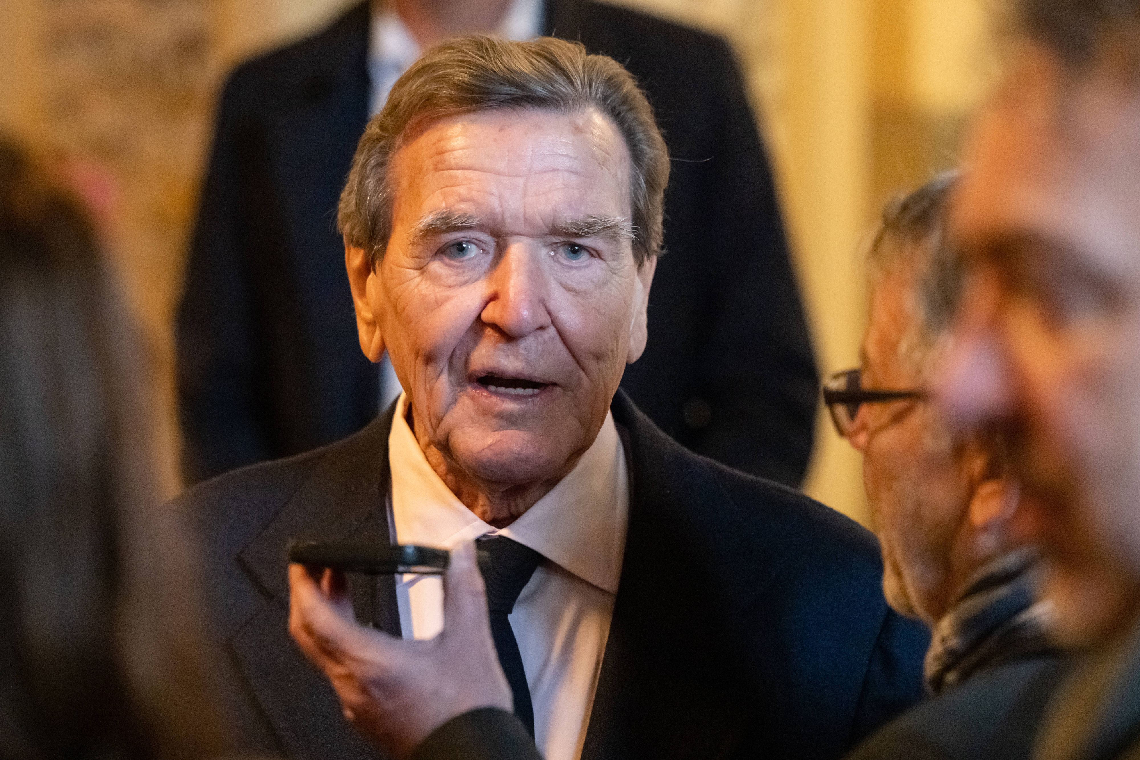Altbundeskanzler Schröder im Meininger Theater Altbundeskanzler Gerhard Schröder im Staatstheater Meiningen.
