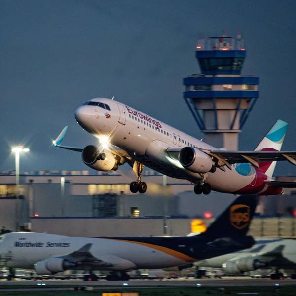 Eine Maschine der Fluggesellschaft Eurowings startet vom Flughafen Köln/Bonn.