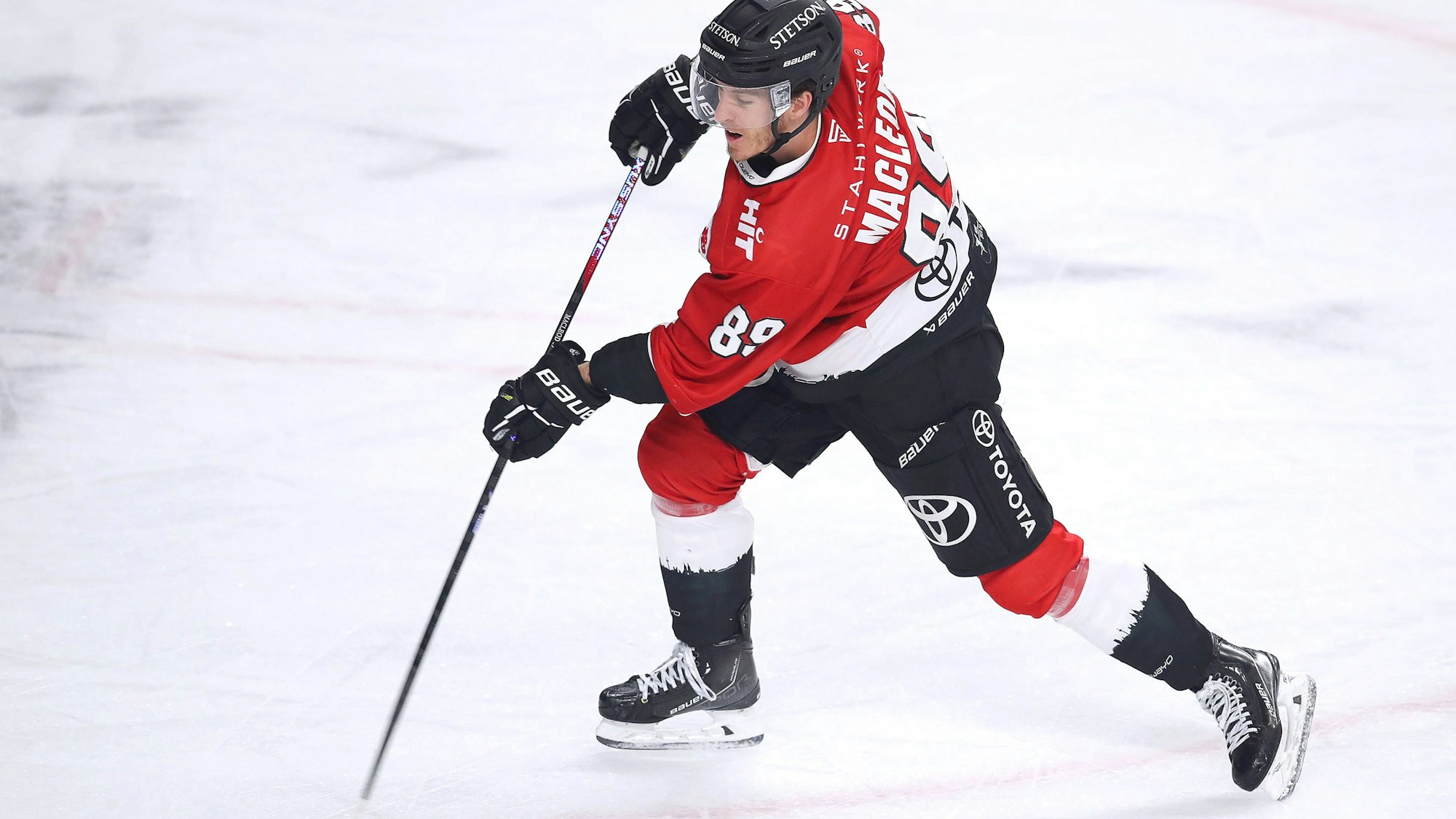 Kölner Hai: Gregor MacLeod wechselte von den Nürnberg Ice Tigers an den Rhein, nun wurde sein Vertrag bis 2026 verlängert.