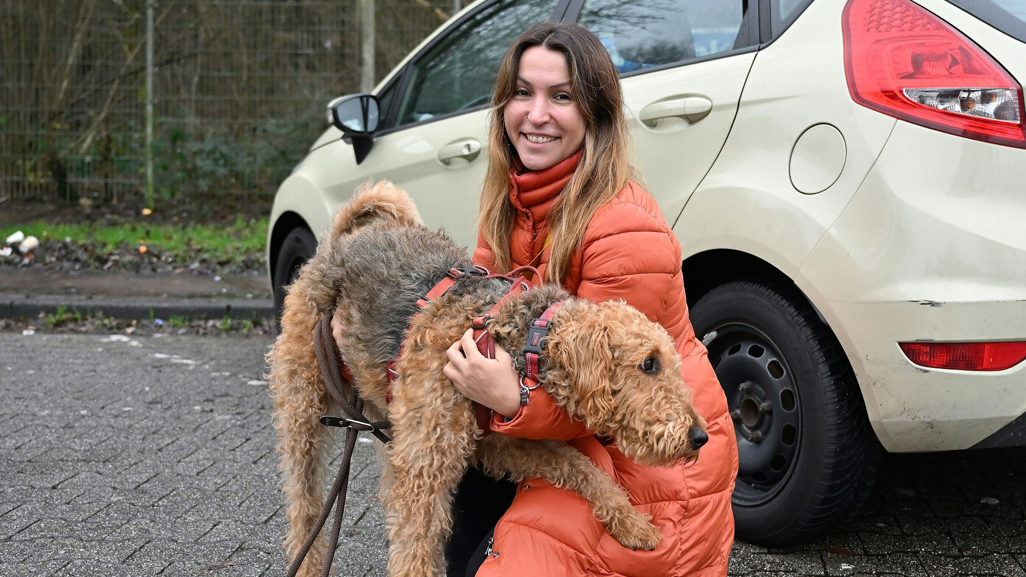 Unterwegs zu ihren Eltern in Reutlingen war Tamilla aus Amsterdam mit Hündin Hano.