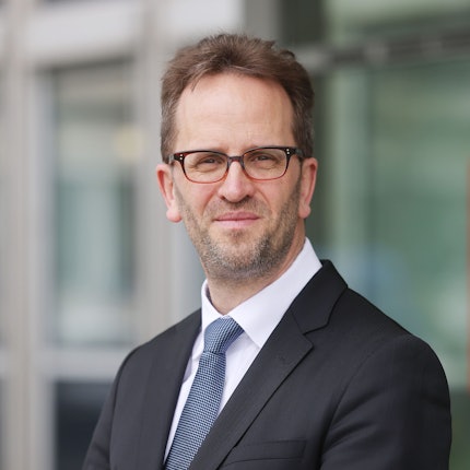 Nordrhein-Westfalen, Bonn: Klaus Müller, Präsident der Bundesnetzagentur, steht vor dem Haus der Bundesnetzagentur. (Archivbild)