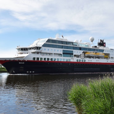 Das Kreuzfahrtschiff „MS Maud“ ist auf dem Nord-Ostseekanal unterwegs. Um Weihnachten geriet das Schiff in einen schweren Sturm vor der deutschen Nordseeküste.