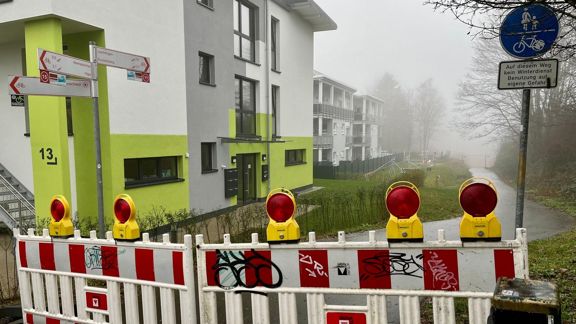 Sperren an der Balkan-Trasse in der Burscheider Innenstadt