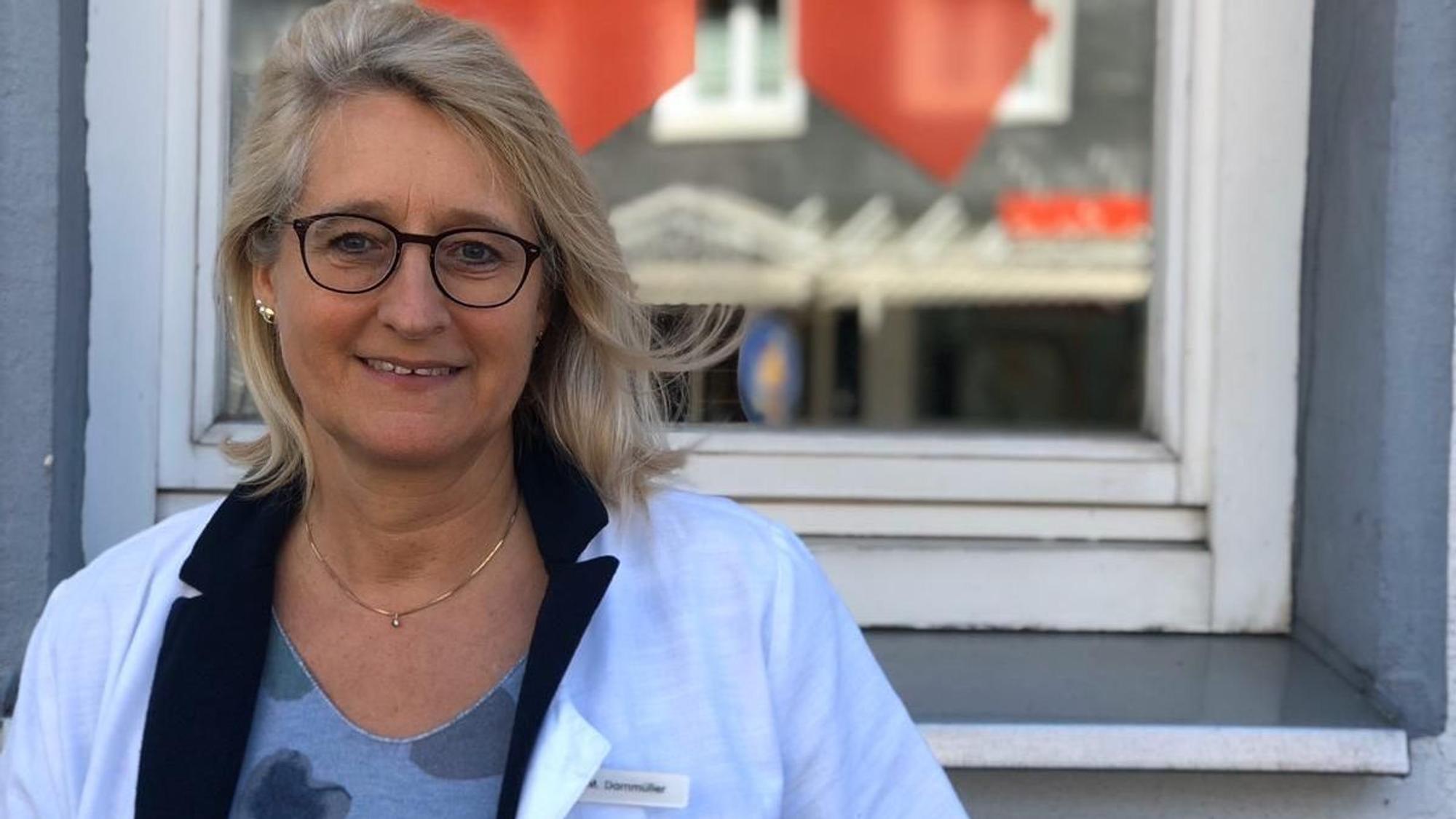 Martina Dammüller sagt, dass sich immer weniger Apotheken die Nacht- und Notdiensten teilen müssen.