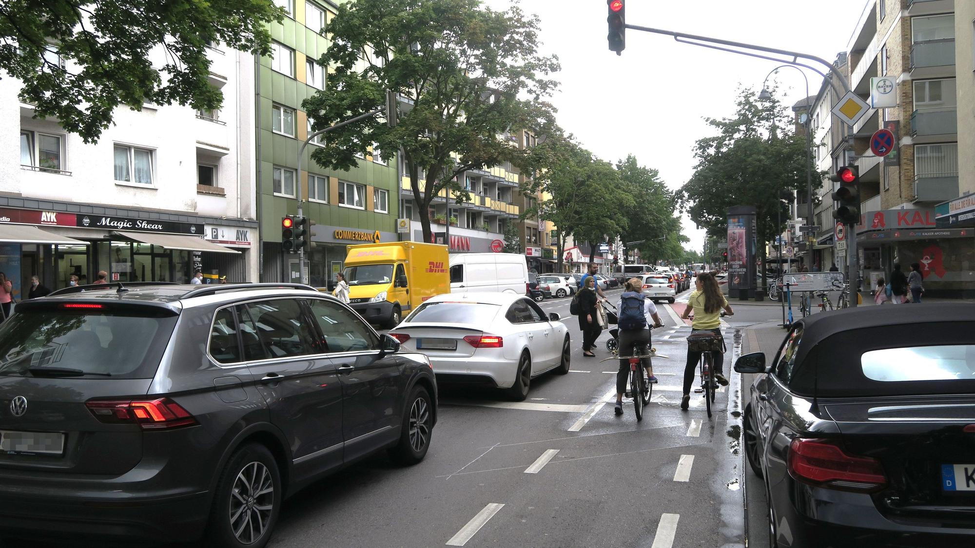 Autos an einer Kreuzung