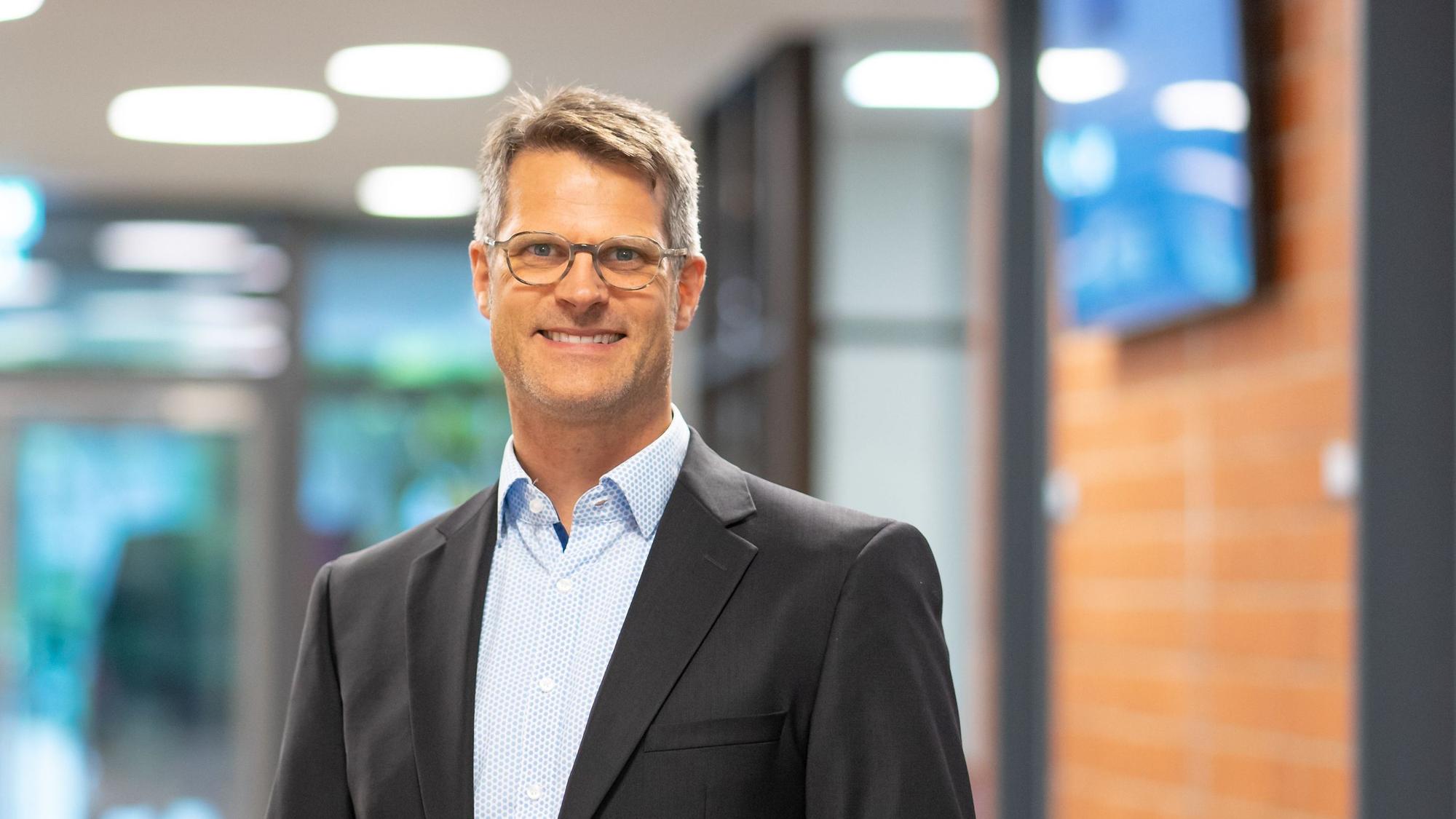 Für Schulleiter Sebastian Muders steht im Gymnasiums in Alfter.