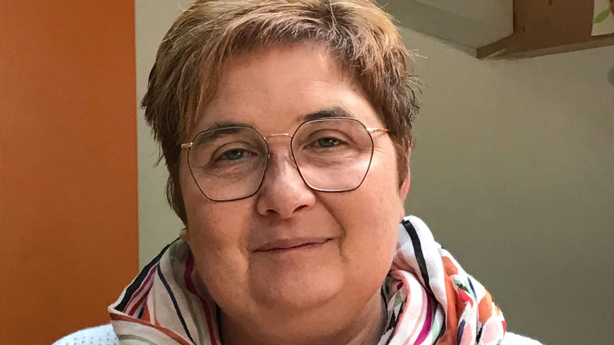 Prädikantin Sibylle Thon in den Räumlichkeiten der Eltern-Kind-Gruppe der evangelischen Kirchengemeinde in Alfter.