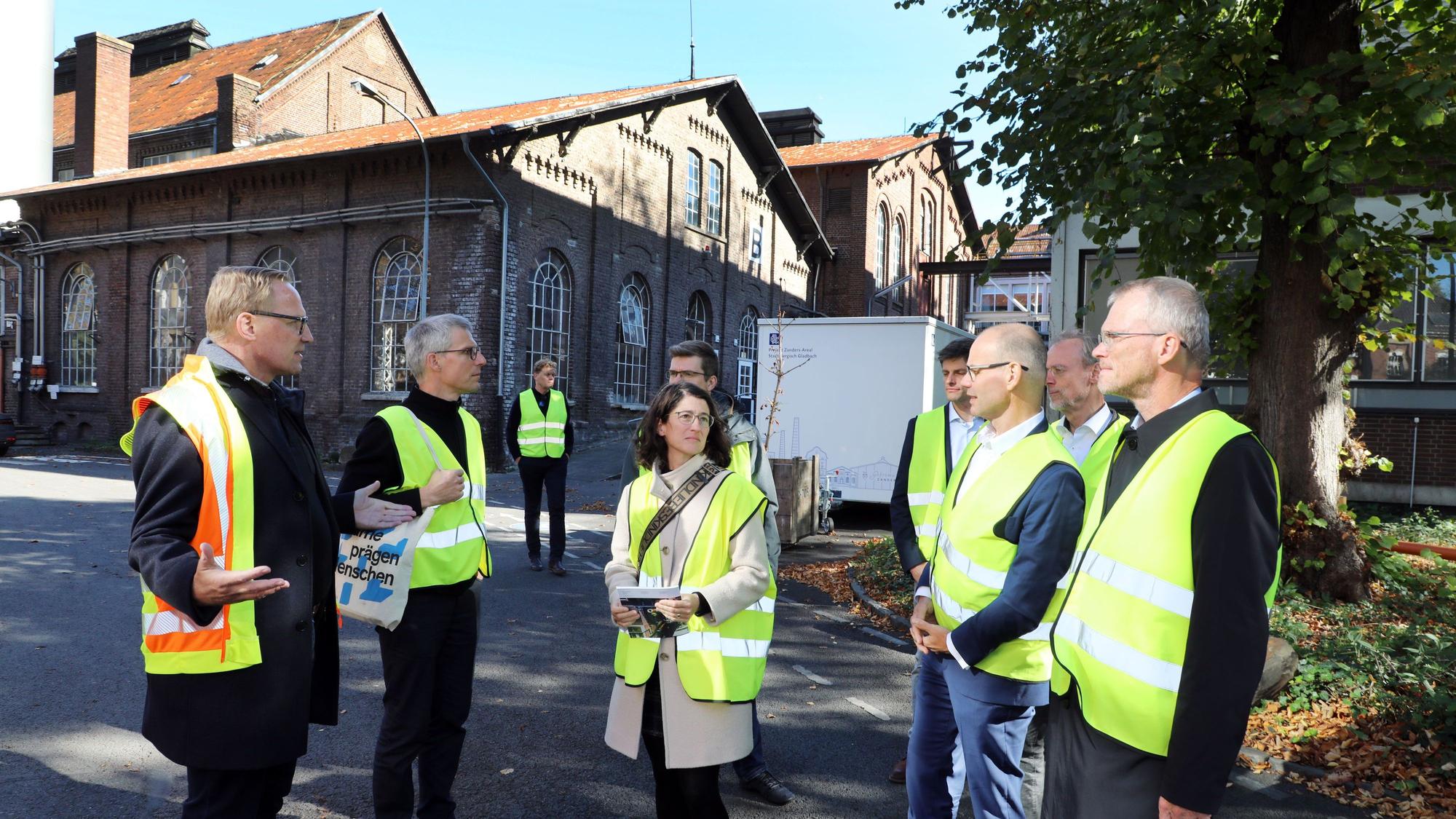 Bergisch Gladbach, Regionale 2025, Besuch Delegation aus Thüringen, Zanders-Gelände, Prof. Barbara Schönig, Staatssekretärin im TMIL, Torsten Weil, Staatssekretär im TMIL, Frank Stein, Bürgermeister der Stadt Bergisch Gladbach, Udo Krause, Leiter der Projektgruppe Zanders-Areal der Stadt Bergisch Gladbach, Dr. Reimar Molitor, Geschäftsführer der REGIONALE 2025 Agentur GmbH sowie Thomas Kemme, stellvertretender Geschäftsführer der REGIONALE 2025 Agentur GmbH