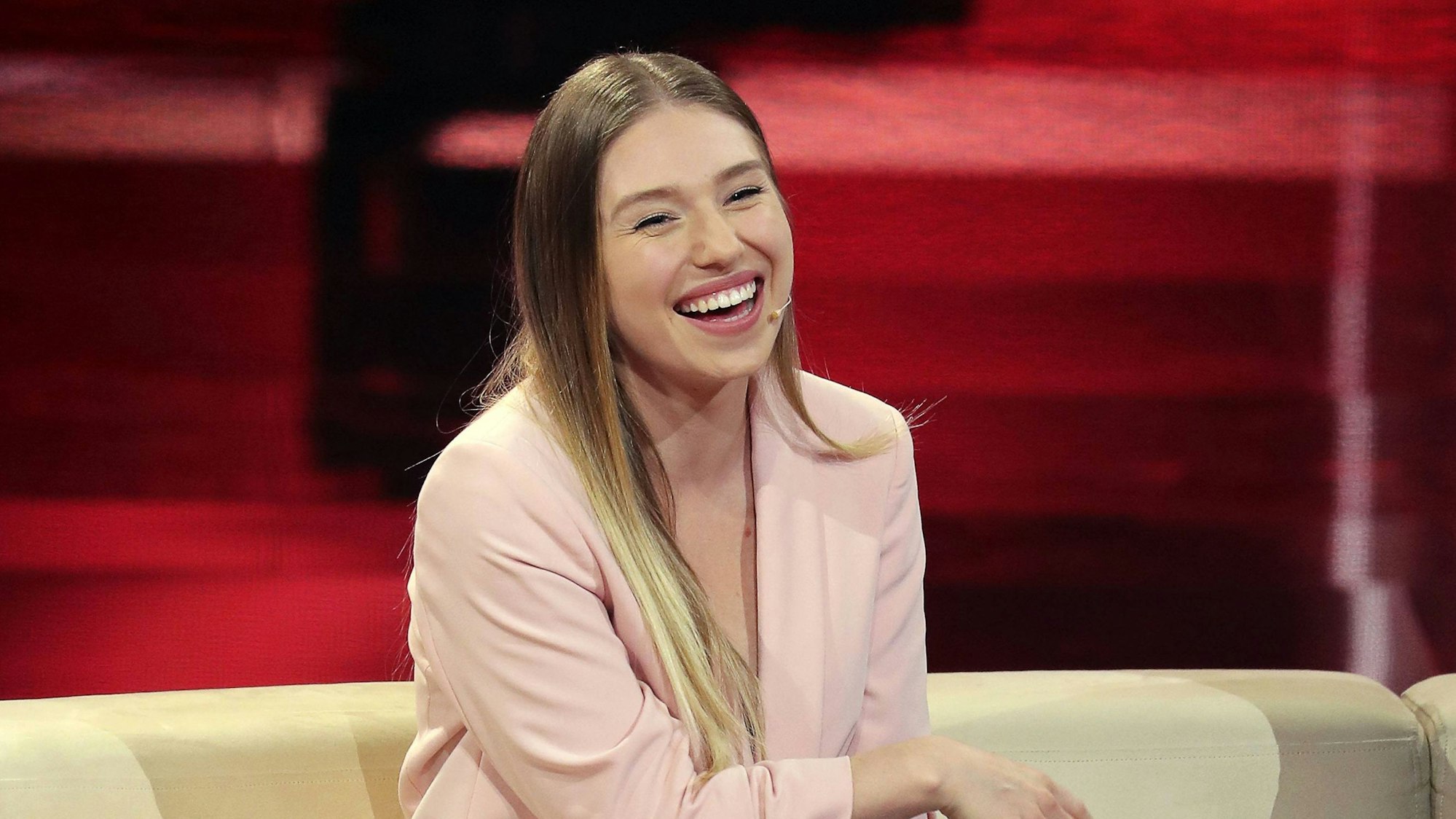 Bianca Claßen bei der Aufzeichnung der ARD-Unterhaltungsshow Verstehen Sie Spass in den Bavaria Studios.