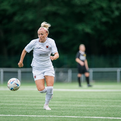Mandy Islacker im Trikot des FC Viktoria Köln