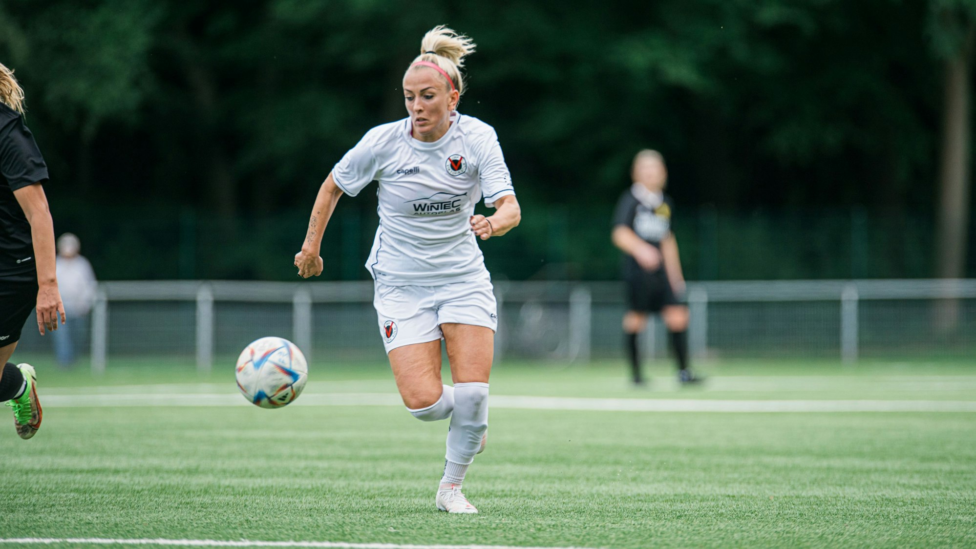 Mandy Islacker im Trikot des FC Viktoria Köln