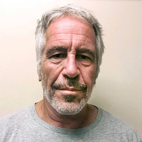Jeffrey Epstein nach seiner Verhaftung 2019: Im Missbrauchsskandal um den US-Multimillionär Jeffrey Epstein hat ein Gericht die Klarnamen von mutmaßlich rund 170 zuvor meist anonym behandelten Personen veröffentlicht.