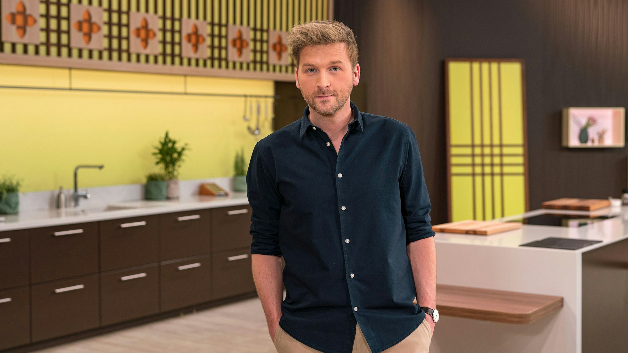 Johannes Zenglein moderiert das „ARD Buffet“. Hier ist am Mittwoch (3. Januar) ein Feueralarm losgegangen.