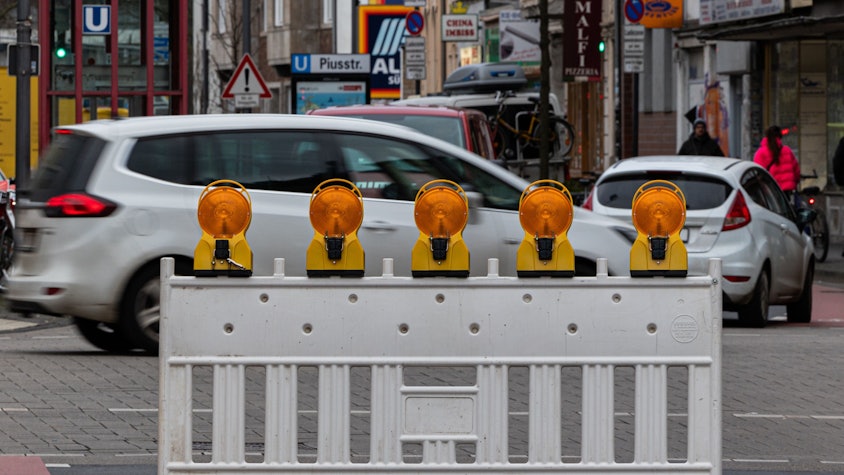 Durch den Verkehrsversuch auf der Venloer Straße fühlen sich die Handwerker vom Mobilitätsdezernat ausgebremst.
