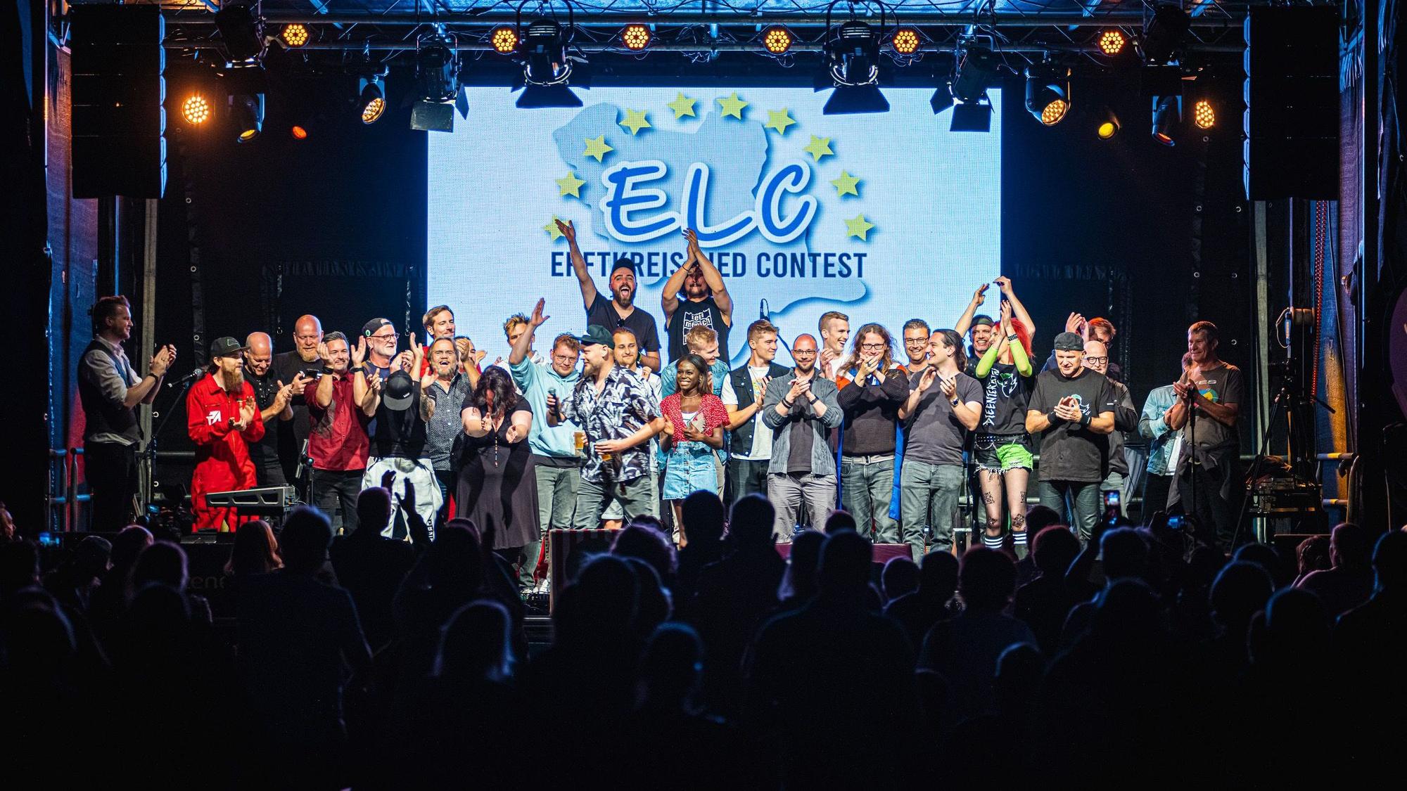 Das Foto zeigt die Siegerehrung beim dritten Erftkreis-Song-Contest im Jahr 2023.