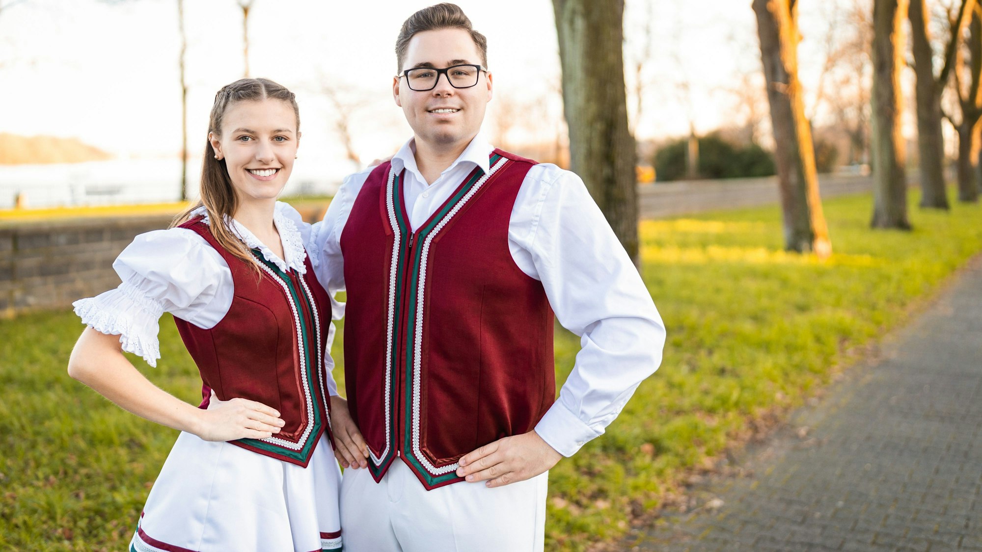 Léon Maxim Gruß und Lina Aulbur von der „Große Allgemeine Karnevalsgesellschaft von 1900 Köln e.V.“