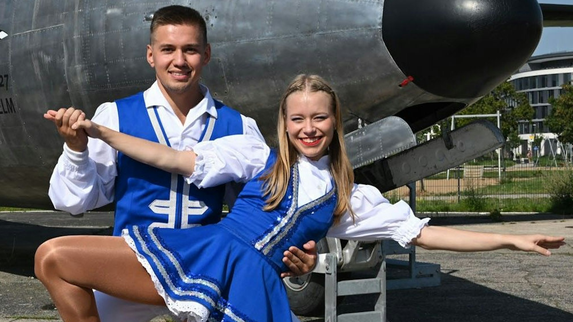 Melina Struve und Nikita Baklanov vom Tanzcorps Sr. Tollität Luftflotte.