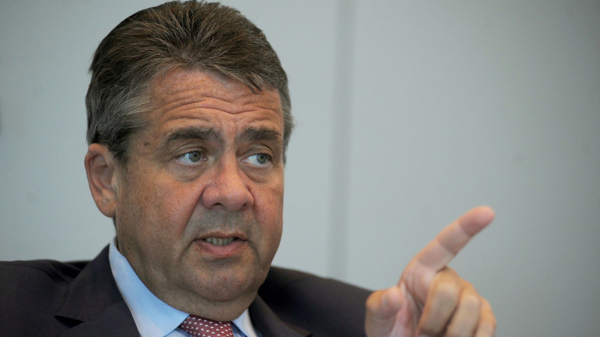 Bundesaußenminister Siegmar Gabriel beim KSTA Interview.