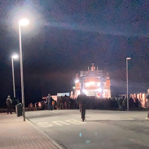 Wütende Bauern hindern Vizekanzler Robert Habeck (Grüne) in Schlüttsiel in Schleswig-Holstein am Donnerstagabend am Verlassen einer Fähre.