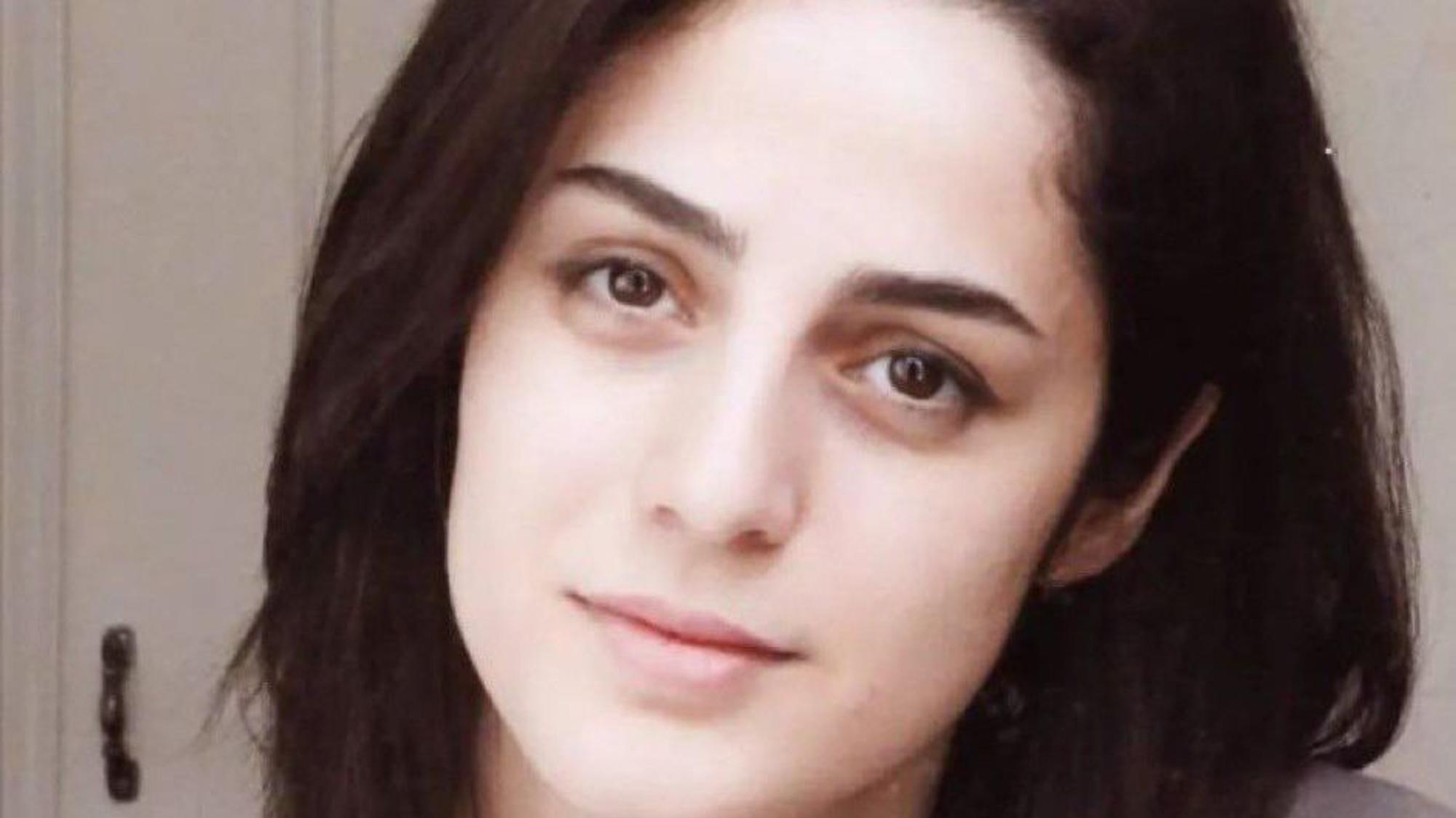 Roja Heschmati, die junge kurdische Iranerin wurde mit 74 Peitschenhieben bestraft, weil sie kein Kopftuch trug