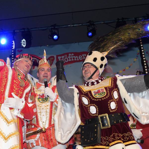 Für sie wird ein Traum wahr: Prinz Christian I. , Bauer Andreas (r.) und Jungfrau Viola (l.) erobern die Bühne.