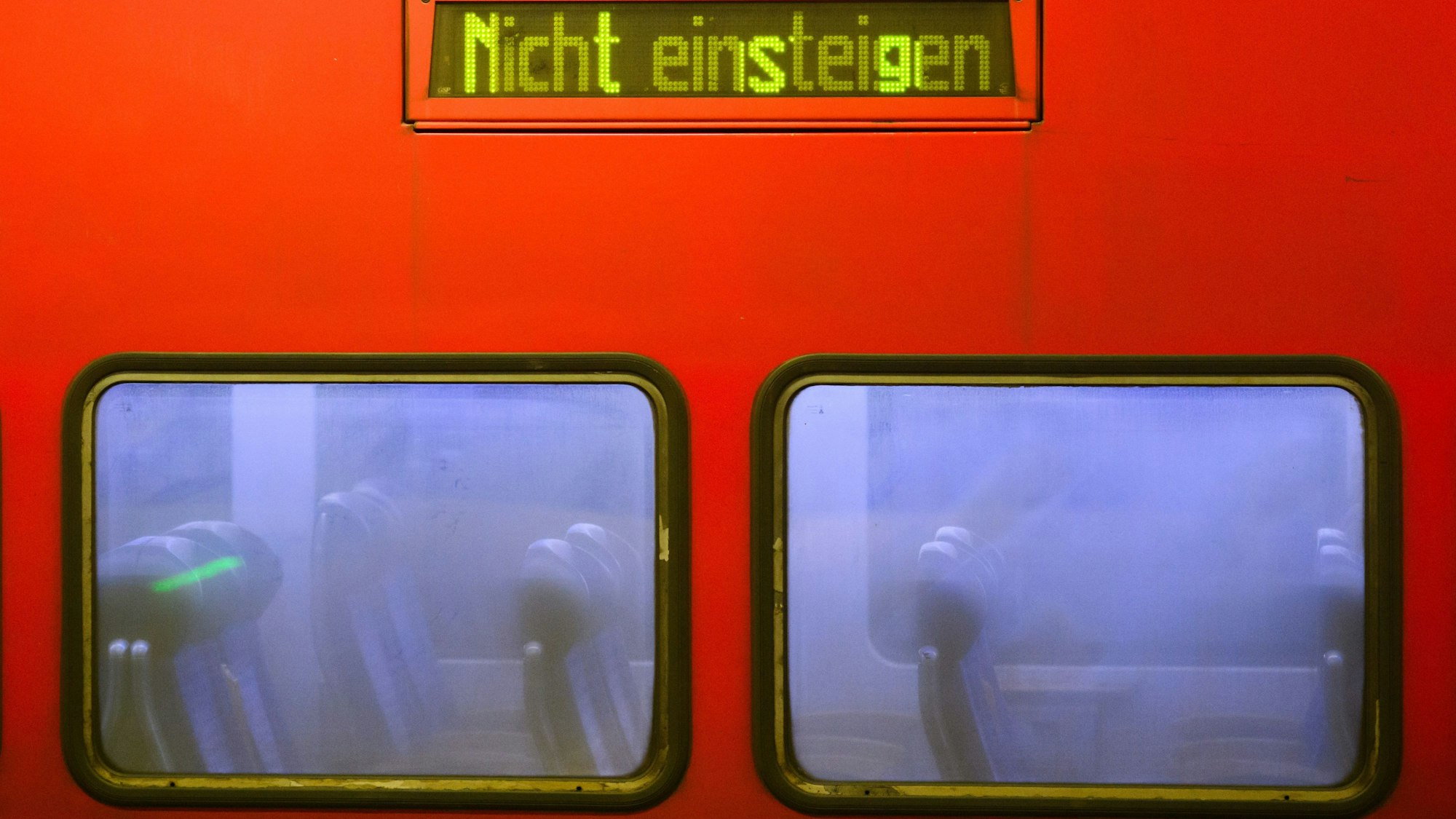 Vierte Runde im Lokführer-Warnstreik: Von diesem Mittwochmorgen an bis Freitagabend müssen sich Bahn-Reisende erneut auf erhebliche Einschränkungen im Zugverkehr einstellen.