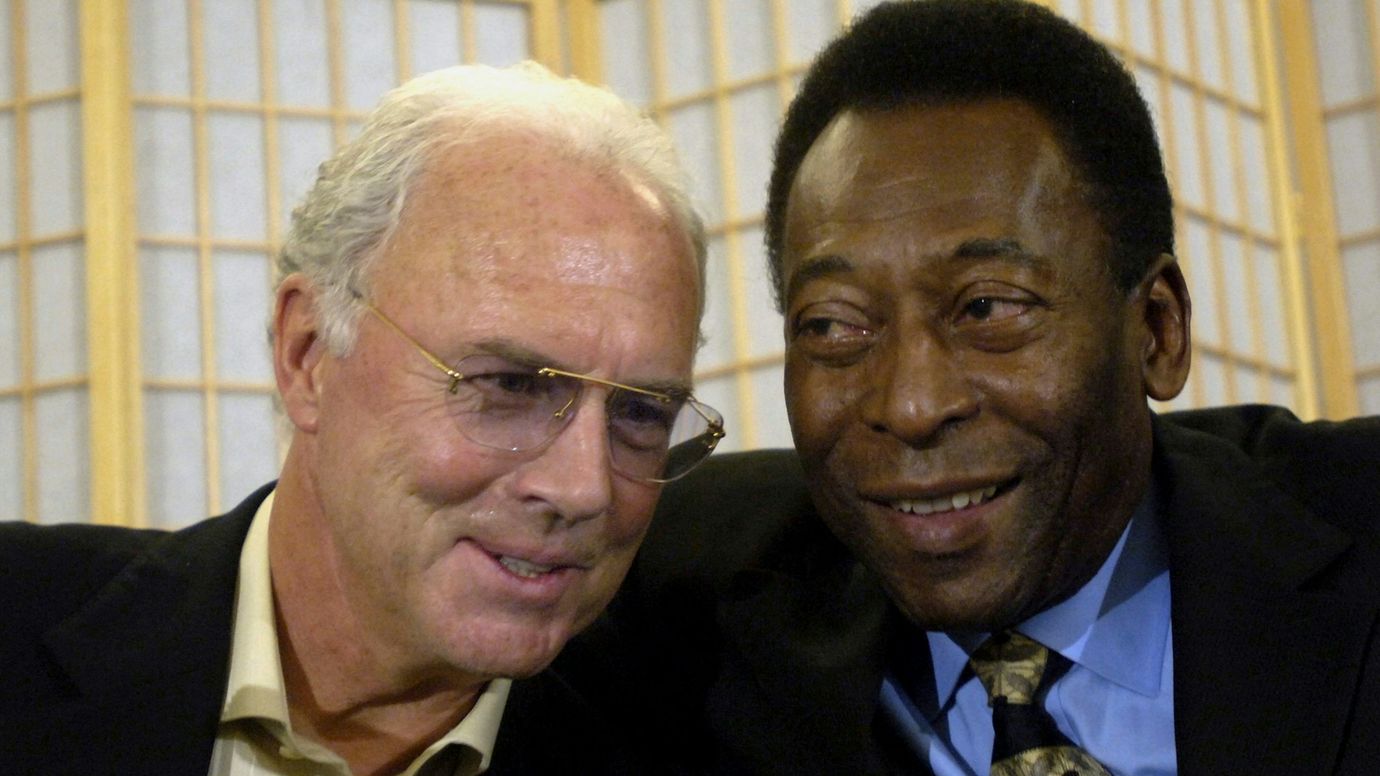 Franz Beckenbaue (l) mit Pele.