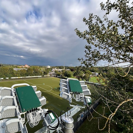 Auf dem Bild ist ein Luftbild der Sportanlage Herbertskaul zu sehen.