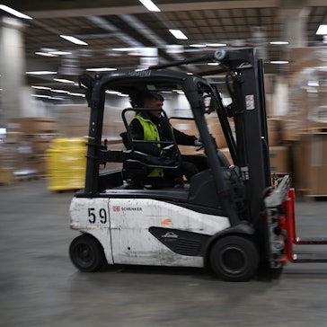 Einen Achtungserfolg erzielte die Logistik-Branche innerhalb der schwächelnden Gewerbe-Investments.