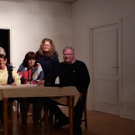 Laienspiel-Kreis Oberbachen bei der Probe im Dorfsaal. v.l. Rainer Hüffel, Bianca Heinen, Marietta Hüffel, Andrea Hoffmann, Doris Schledzinski und Joachim Heinen