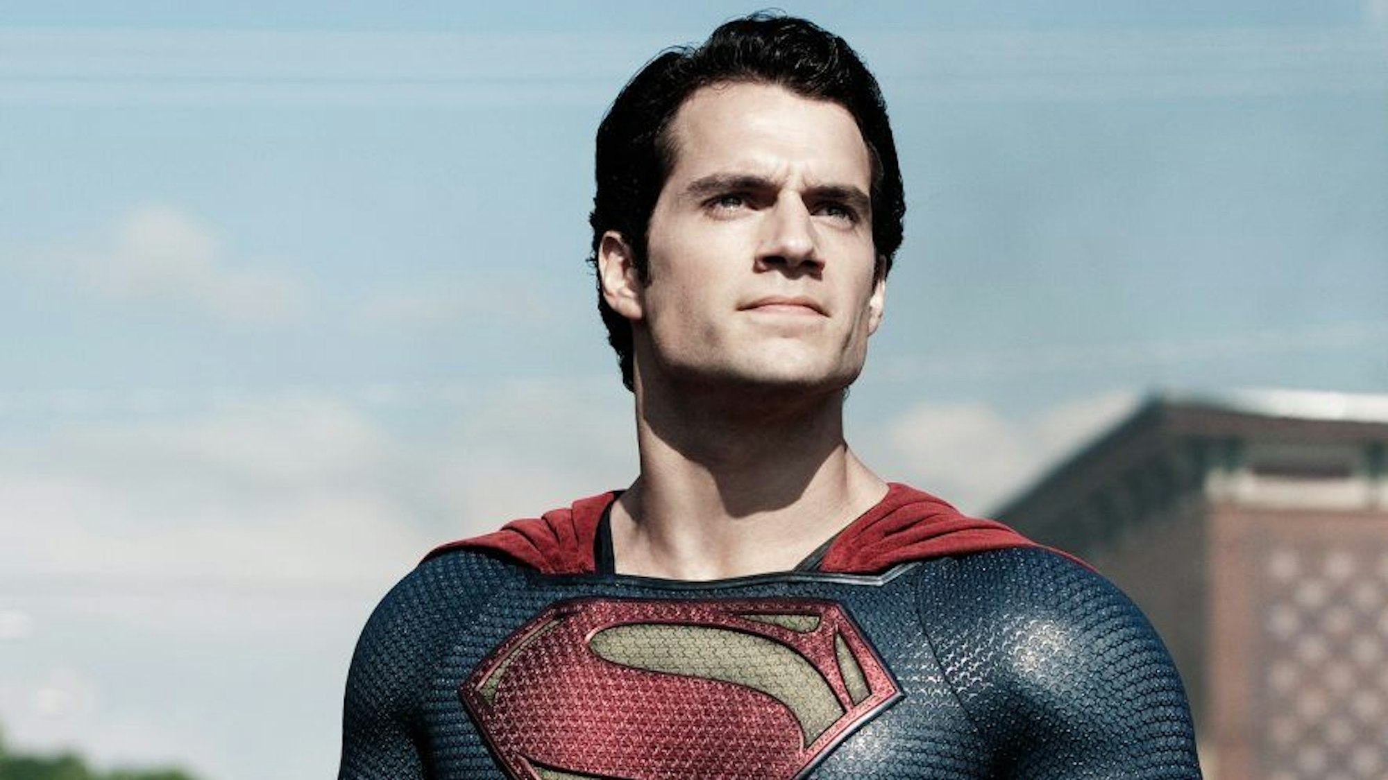 HANDOUT - Superman Clark Kent (Henry Cavill) in einer Szene des Kinofilms "Man of Steel" (undatierte Filmsze).