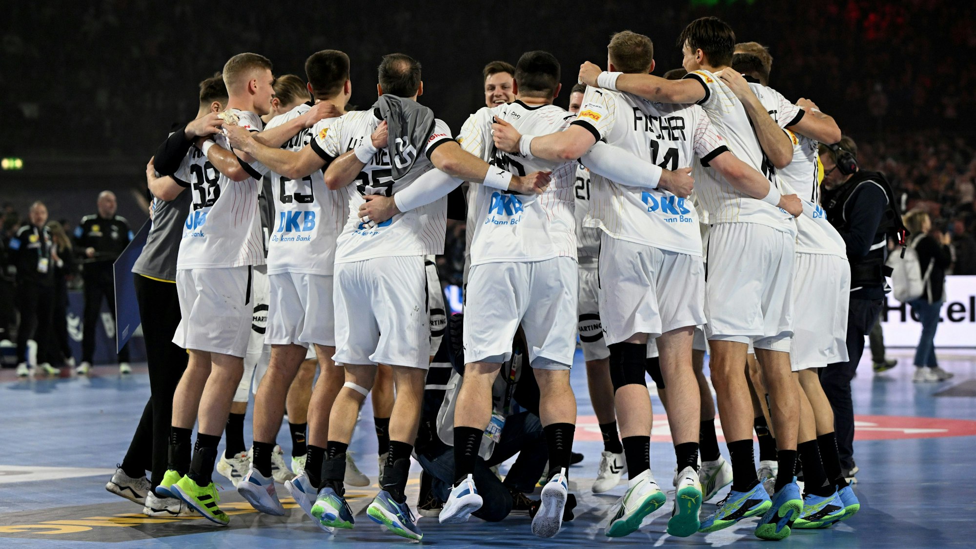 Deutschlands Spieler jubeln über den Sieg