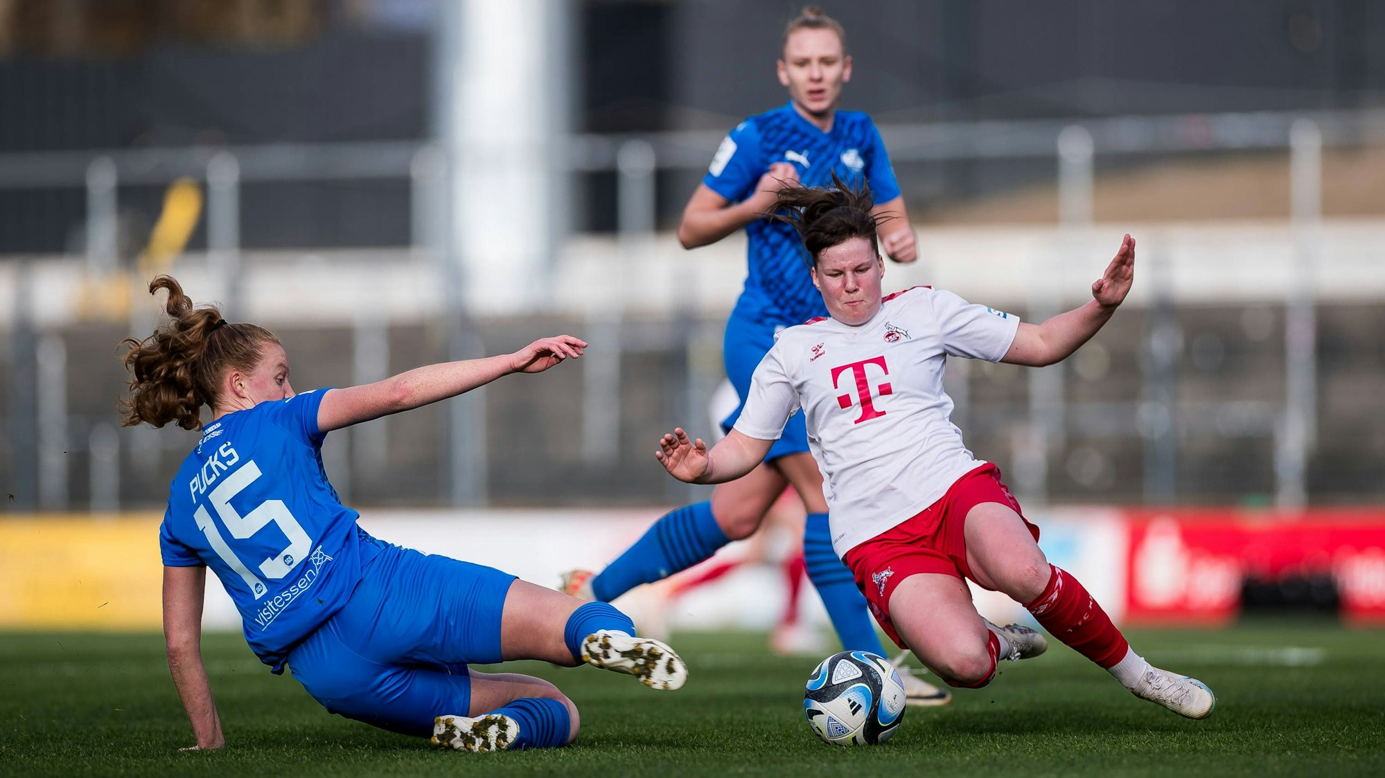 GOOGLE PIXEL Frauen Bundesliga: 1. FC Köln - SGS Essen 16.12.2023 Zweikampf Laura Pucks SGS Essen, 15, Adriana Achcinska 1. FC Köln, 9 GOOGLE PIXEL Frauen Bundesliga, 1. FC Köln - SGS Essen, Koeln, Franz-Kremer-Stadion am 16.12.2023 DFB REGULATIONS PROHIBIT ANY USE OF PHOTOGRAPHS AS IMAGE SEQUENCES AND/OR QUASI-VIDEO. *** GOOGLE PIXEL Frauen Bundesliga 1 FC Köln SGS Essen 16 12 2023 duel Laura Pucks SGS Essen, 15 , Adriana Achcinska 1 FC Köln, 9 GOOGLE PIXEL Frauen Bundesliga, 1 FC Köln SGS Essen, Koeln, Franz Kremer Stadion am 16 12 2023 DFB REGULATIONS PROHIBIT ANY USE OF PHOTOGRAPHS AS IMAGE SEQUENCES AND OR QUASI VIDEO Copyright: xBEAUTIFULxSPORTS/Wunderlx