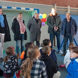 Die Große Halle an der Schützenstraße in Meckenheim ist wieder in Betrieb. V.l. Silke Brämm, Julia Gahl, Martin Leupold, Moritz Bächtel, Gilberto Diaz, Holger Jung