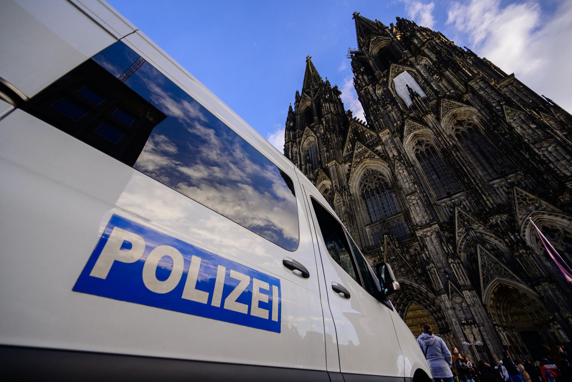 Sternsinger - Dom - Polizei
