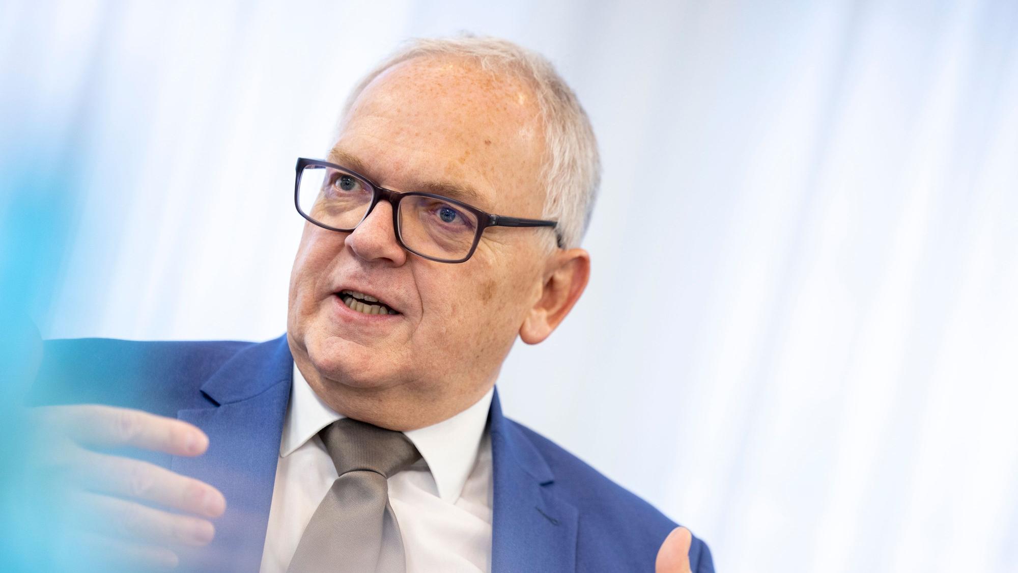 Übt indirekt Kritik an der Informationsweitergabe des Bundeskriminalamtes: Johannes Hermanns beim Rundschau-Gespräch.