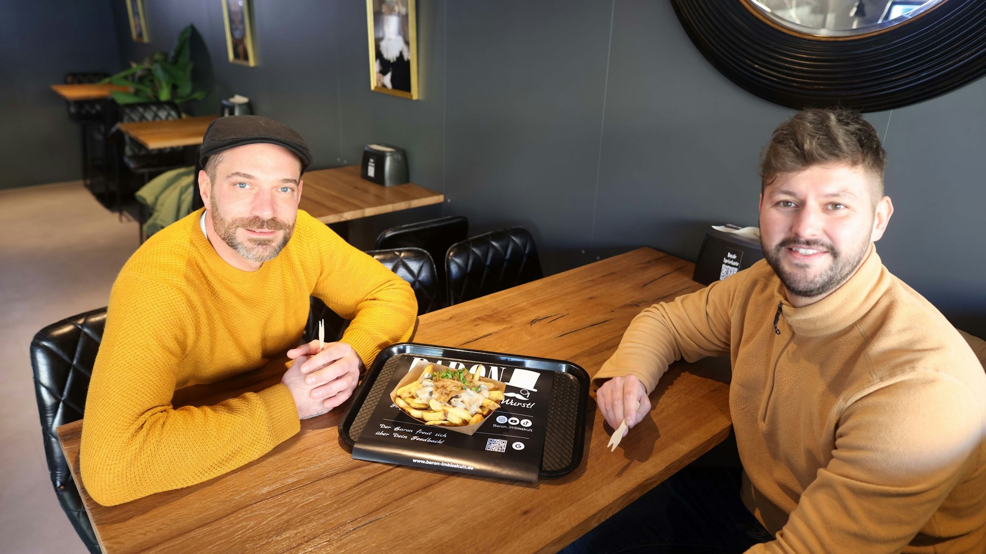 Carsten Goms (l.) und Alexander Schebalkin sind die Gesichter hinter „Baron 933“ auf der Aachener Straße.
