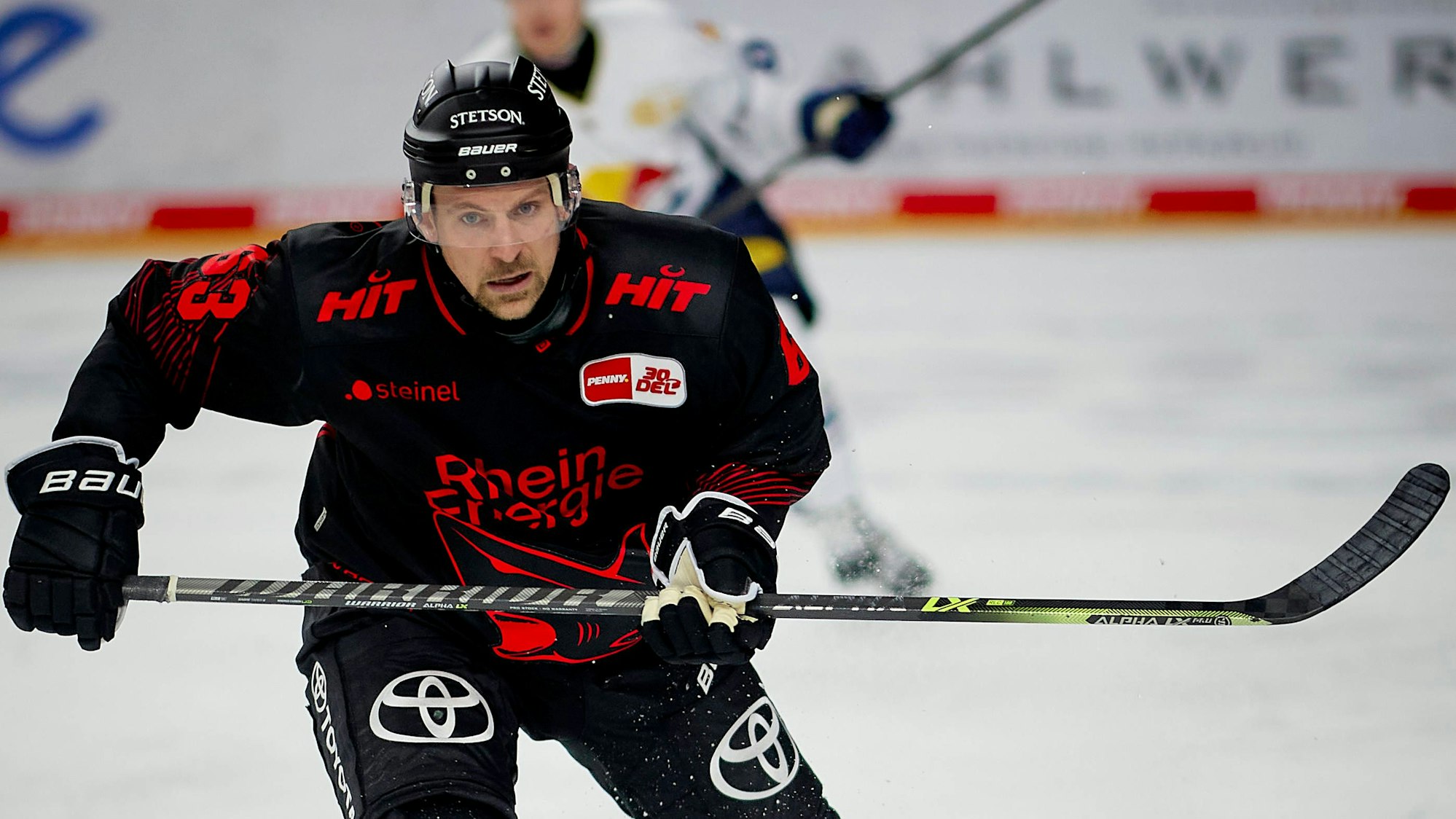 Verteidiger Patrick Sieloff auf dem Eis