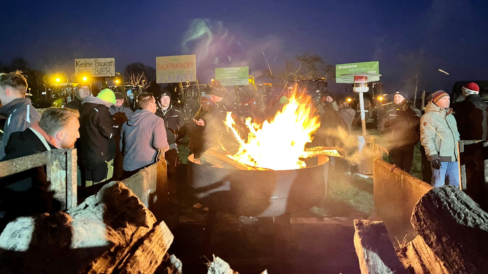 Das Mahnfeuer der Burscheider Landwirte am 11. Januar 2024