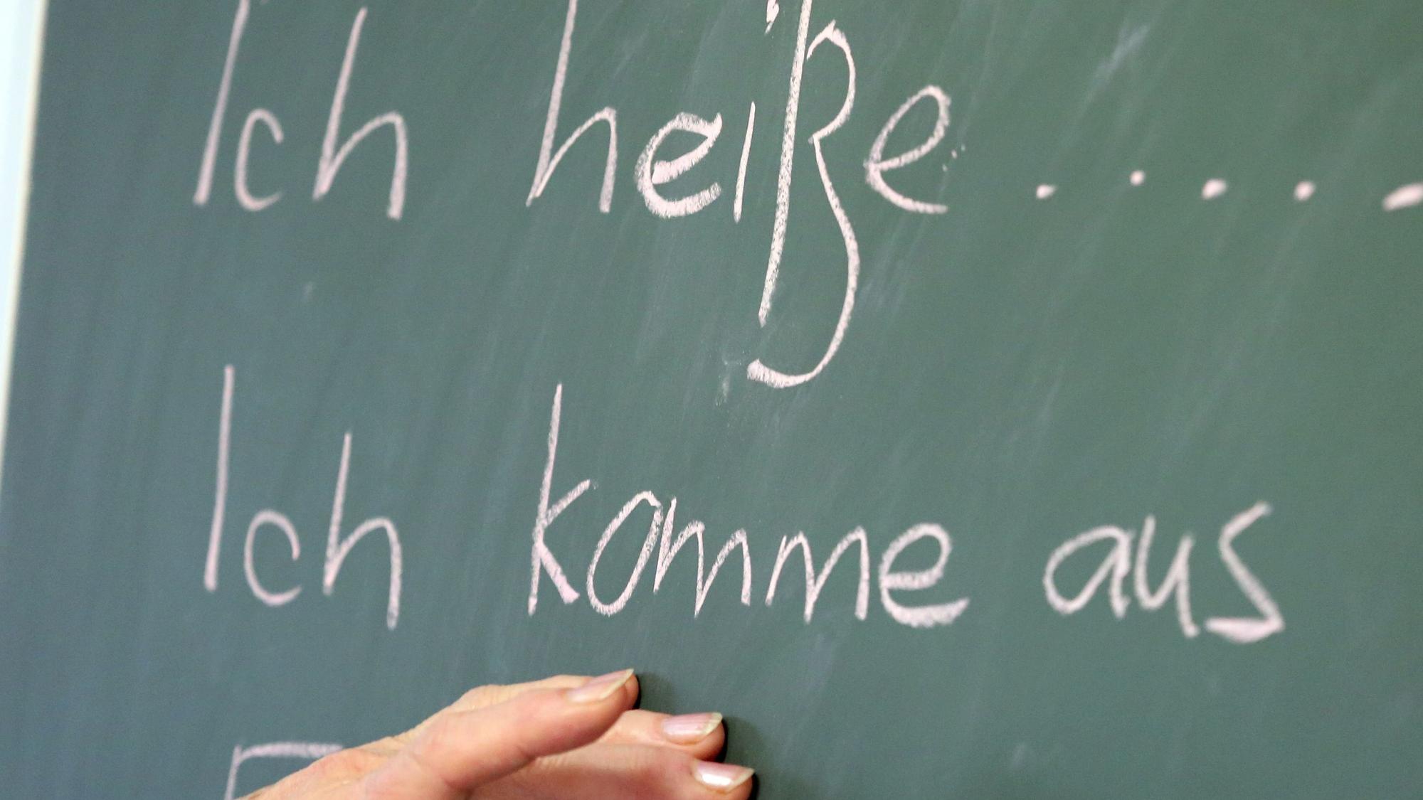 Sprachunterricht für geflüchtete Menschen in Güstrow: Was gehört noch zur Integration?