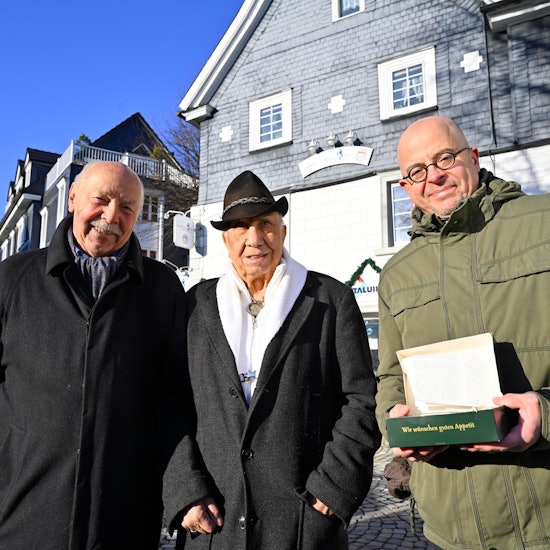 Auf dem Bild von links: Jürgen Woelke, Salvatore Munda und Manfred Huppertz.