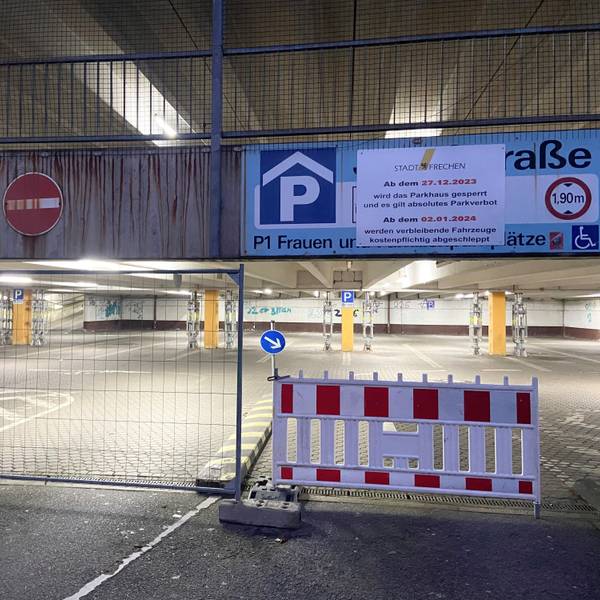 Auf dem Bild ist das alte Parkhaus zu sehen.