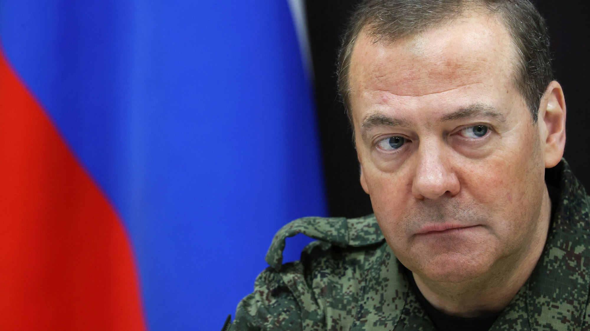 Russlands Ex-Präsident Dmitri Medwedew hat den lettischen Präsidenten Edgars Rinkevics beleidigt und dem Land mit „Vergeltung“ gedroht. (Archivbild)