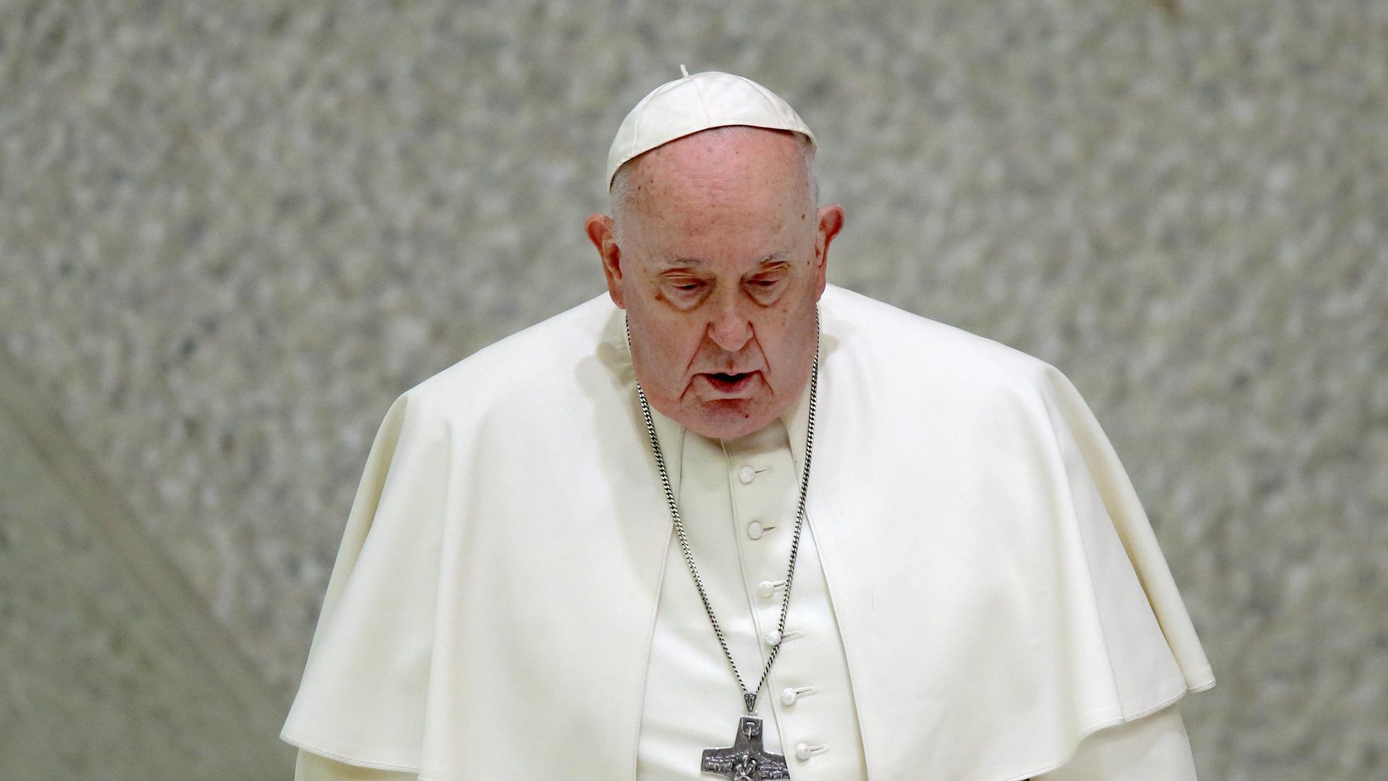 10.01.2024, Vatikan, Vatikanstadt: Papst Franziskus während seiner Mittwochs-Generalaudienz in der St. Pauls Halle im Vatikan. Papst Franziskus ist abermals erkrankt. Foto: Evandro Inetti/ZUMA Press Wire/dpa +++ dpa-Bildfunk +++